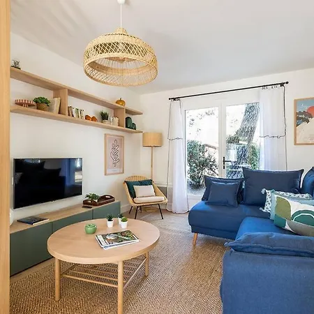 Camelia A Deux Pas De La Pyla Sur